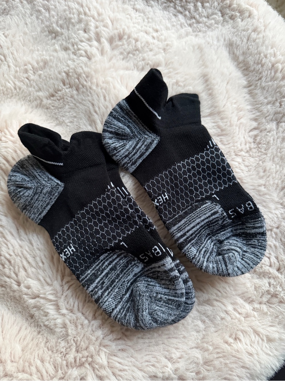 NEW Bombas Ankles Socks - set of 2 (Medium)